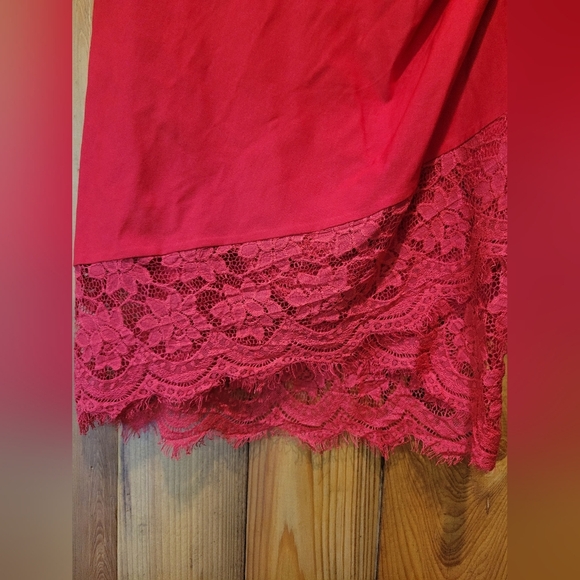 Elegant Red Lace Wedding Dress - Picture 5 of 12